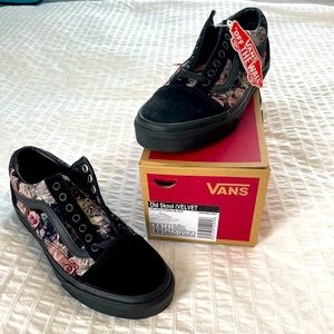 Vans Old Skool velvet shoes, women’s size 9